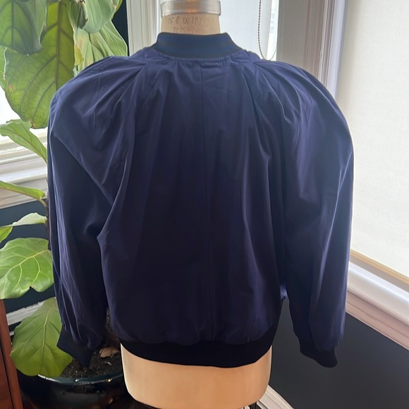 NWOT GSTQ Navy & Black Baseball Bomber Jacket Cape - coolest sleeve detail - L - Picture 11 of 12